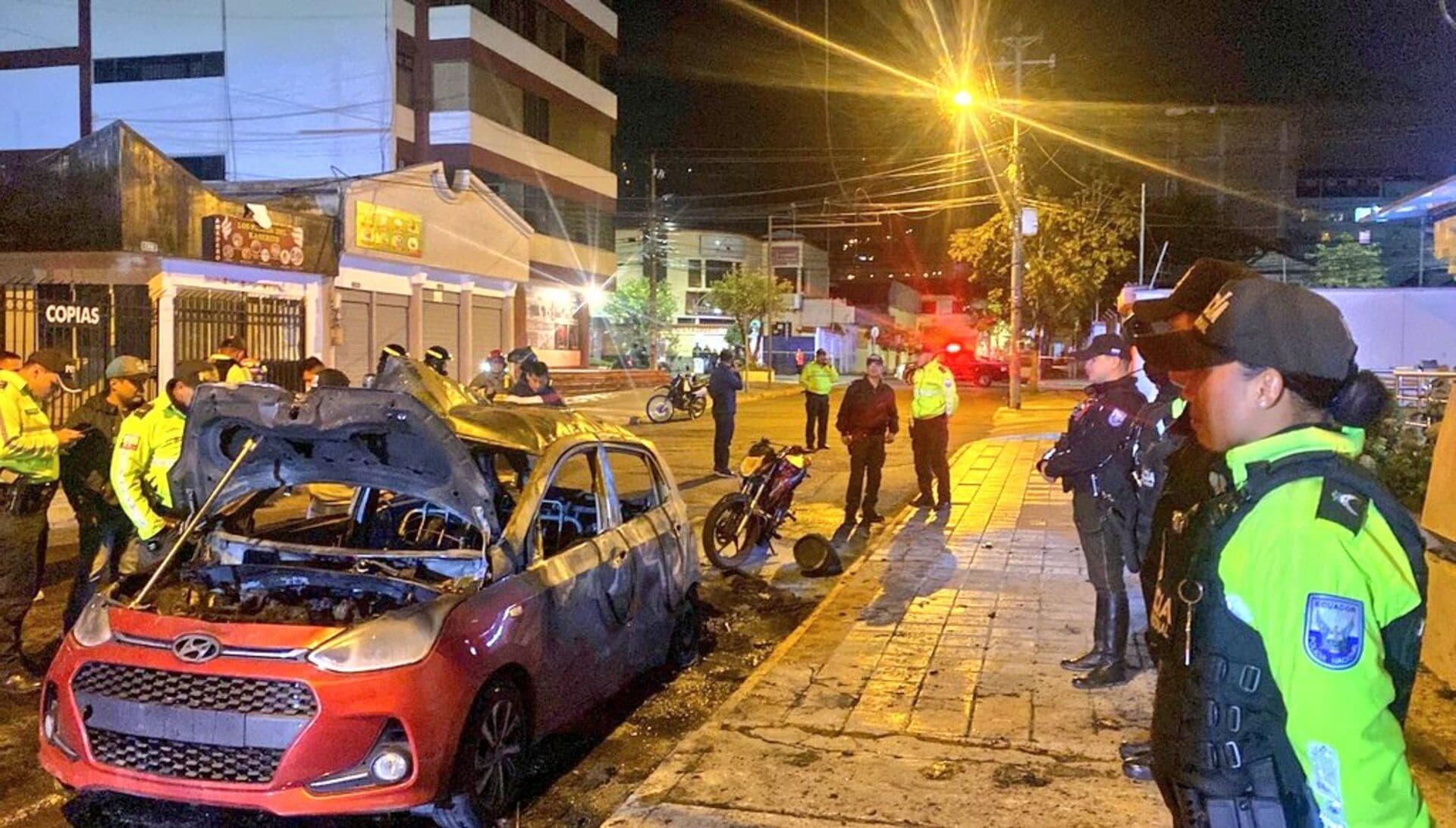 photologuephotos2023-08policia_de_ecuador_1jpeg