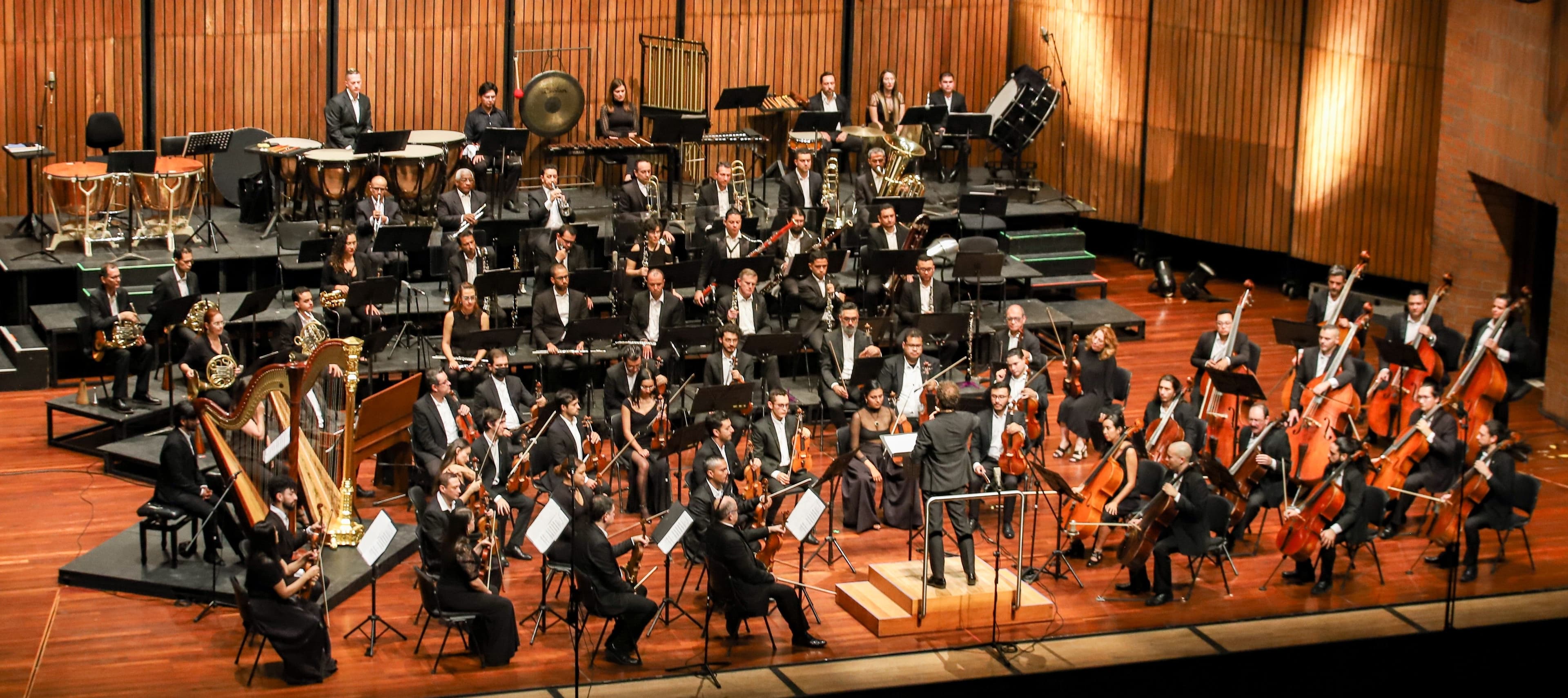 photologuephotos2023-08filarmonica_med_thumbnailjpg photologuephotos2023-08filarmonica_med_thumbnailjpg