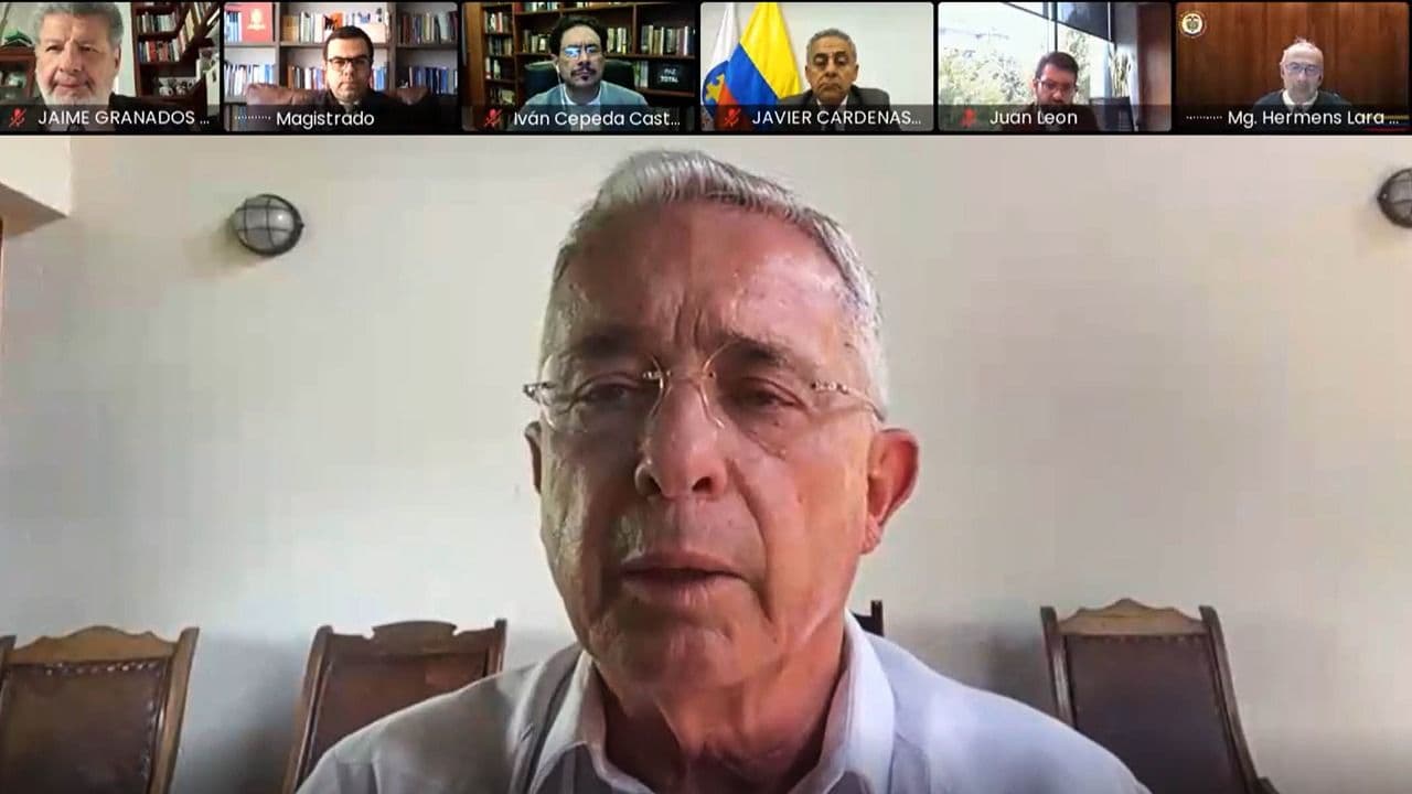 photologuephotos2023-10uribe_en_audienciajpeg photologuephotos2023-10uribe_en_audienciajpeg