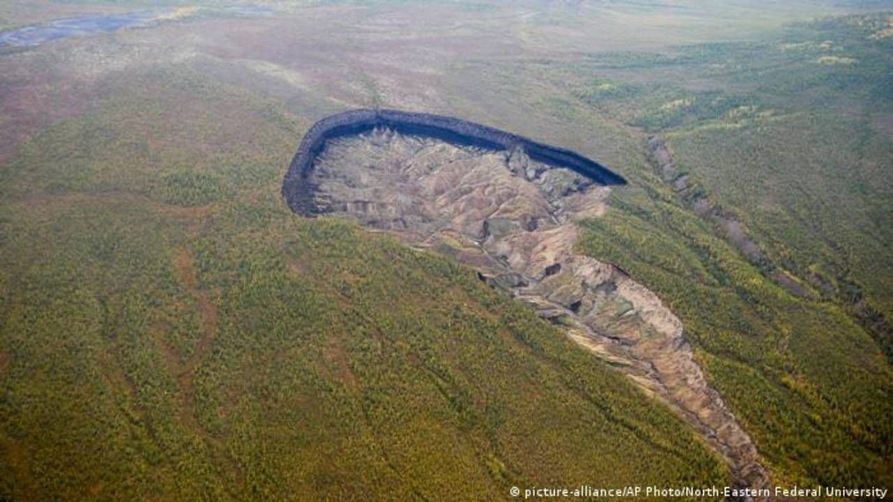 photologuephotos2024-05puerta_al_inframundo_de_siberia_esta_creciendo_a_un_ritmo_asombroso_cada_anojpg