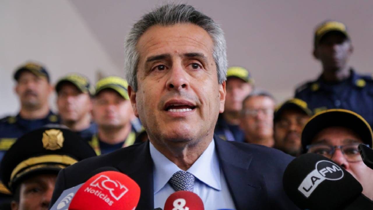 photologuephotos2024-05caso_carrotanques_ministro_luis_fernando_velasco_se_pronuncia_tras_rendir_testimonio_ante_la_corte_supremajpg