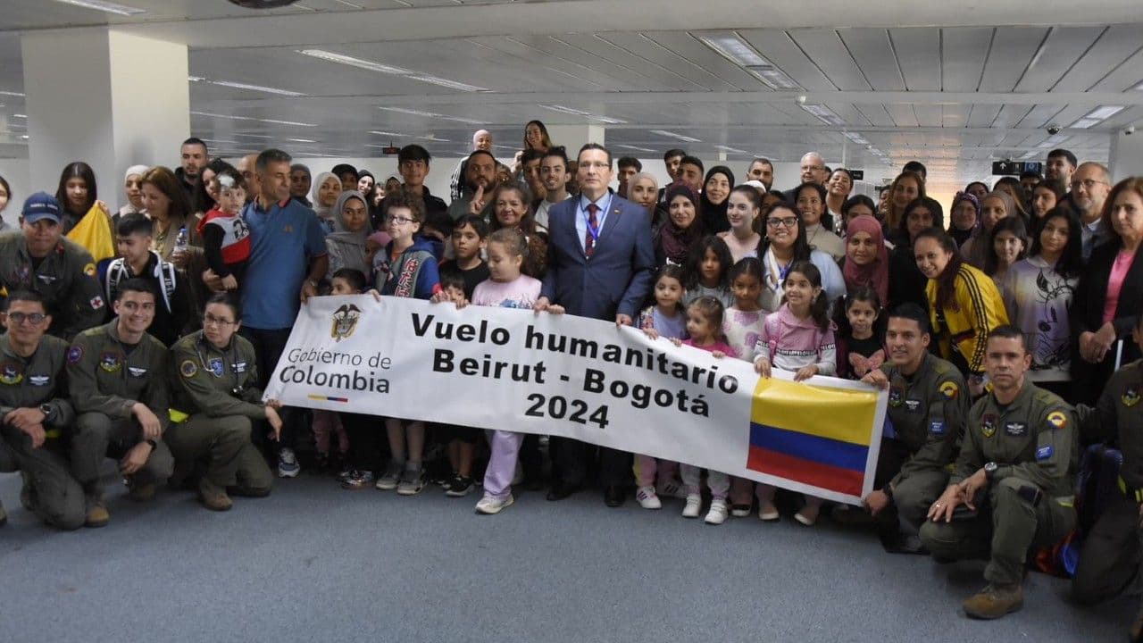 photologuephotos2024-10vuelo_humanitario_beirut_bogotajpg photologuephotos2024-10vuelo_humanitario_beirut_bogotajpg