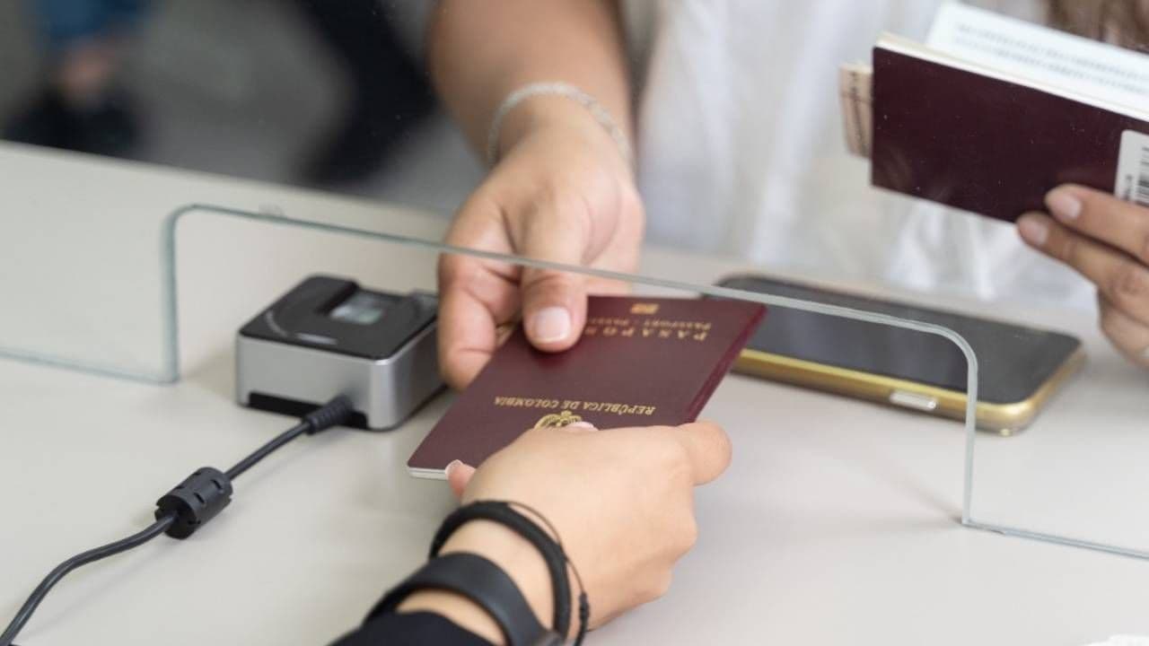photologuephotos2025-07pasaportesjpg
