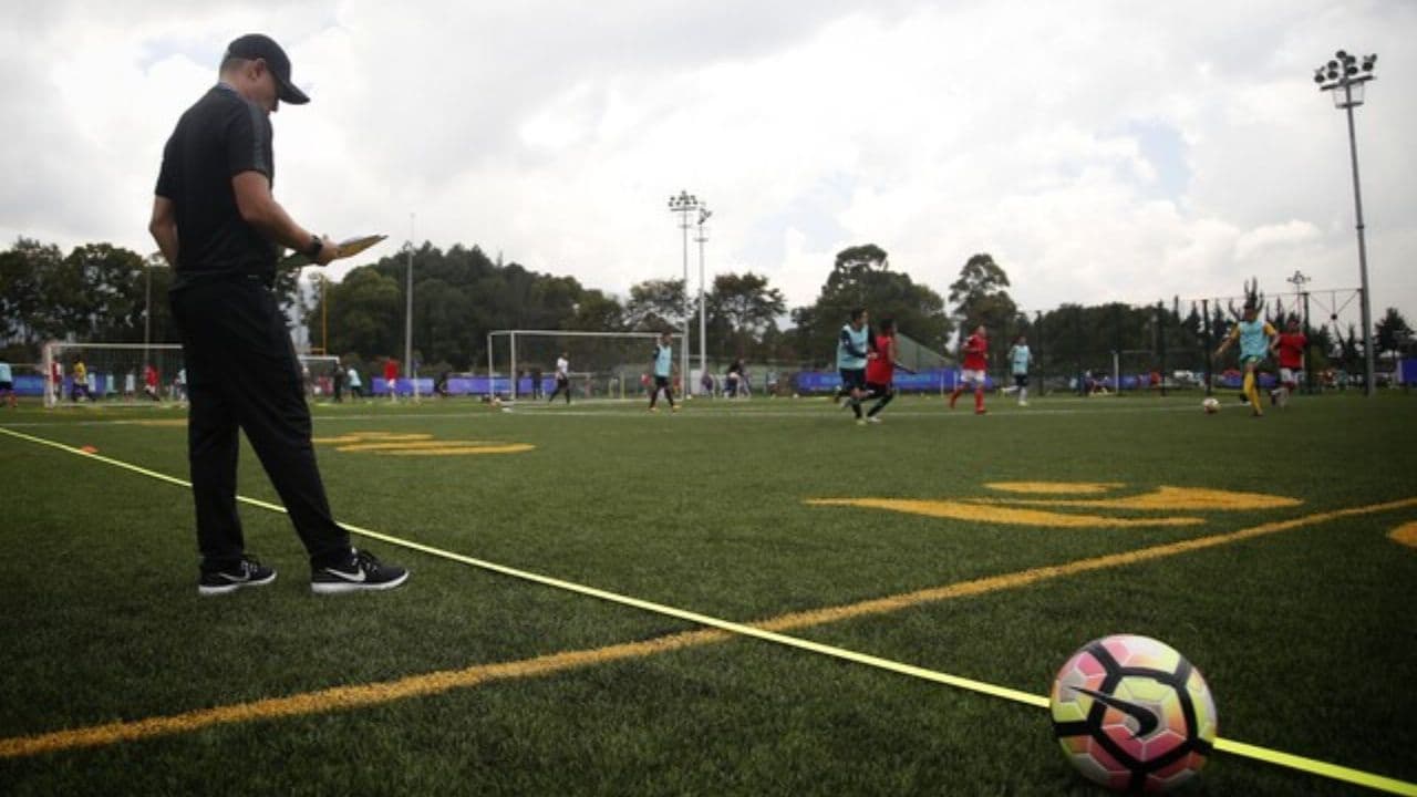 photologuephotos2025-08icbf_rescato_a_14_menores_en_soacha_serian_victimas_de_hacinamiento_y_falsas_promesas_de_ser_futbolistasjpg photologuephotos2025-08icbf_rescato_a_14_menores_en_soacha_serian_victimas_de_hacinamiento_y_falsas_promesas_de_ser_futbolistasjpg