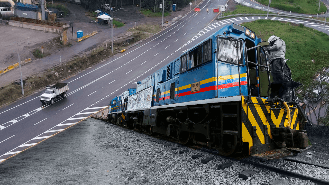 photologuephotos2025-07carretera_y_trenpng