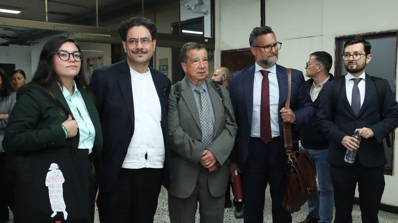 photologuephotos2025-08victimas_del_caso_uribe_denunciaran_al_expresidentejpg
