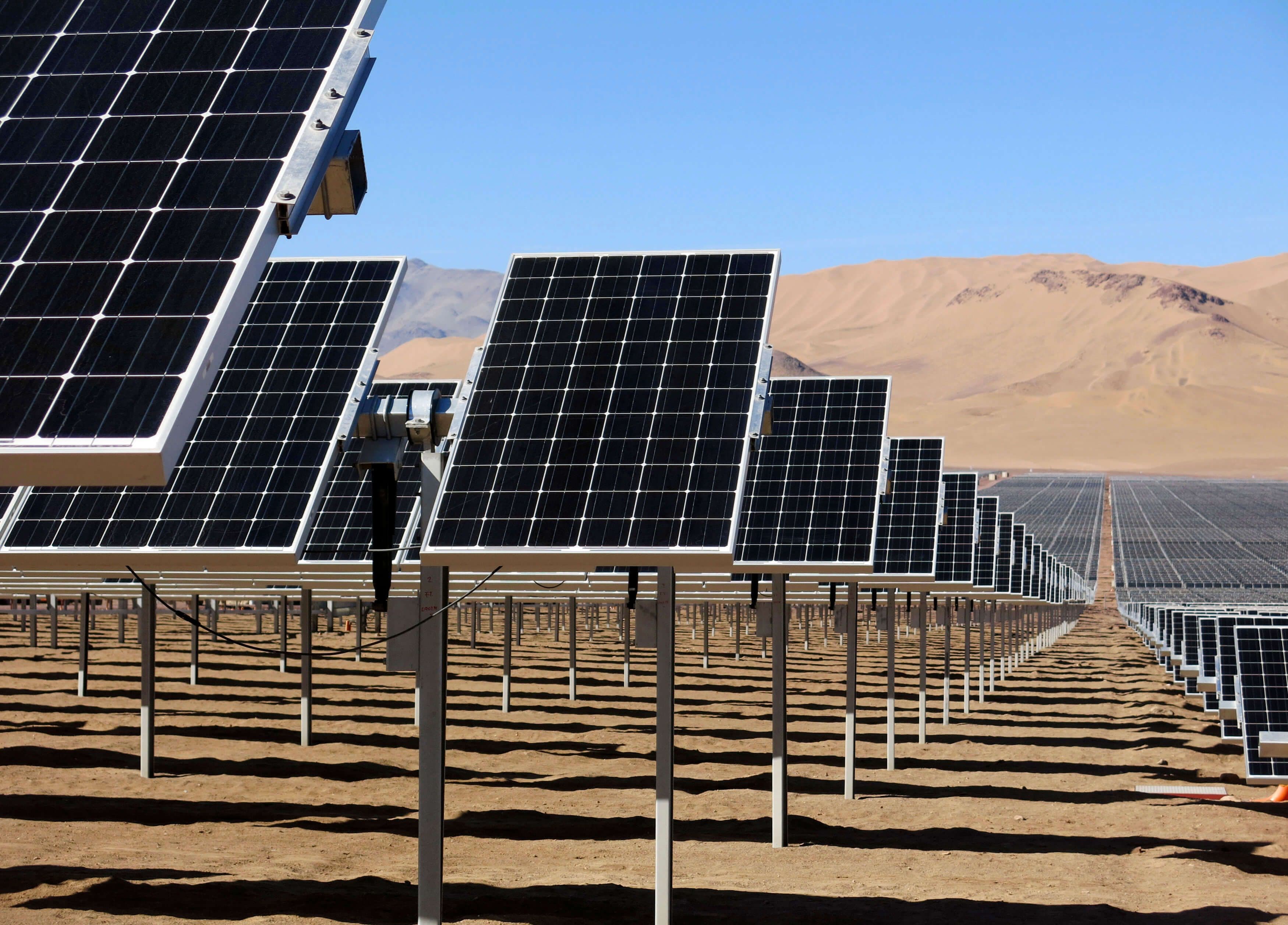 photologuephotos2022-02paneles_solares_atacama_reuters_comprmidajpeg photologuephotos2022-02paneles_solares_atacama_reuters_comprmidajpeg