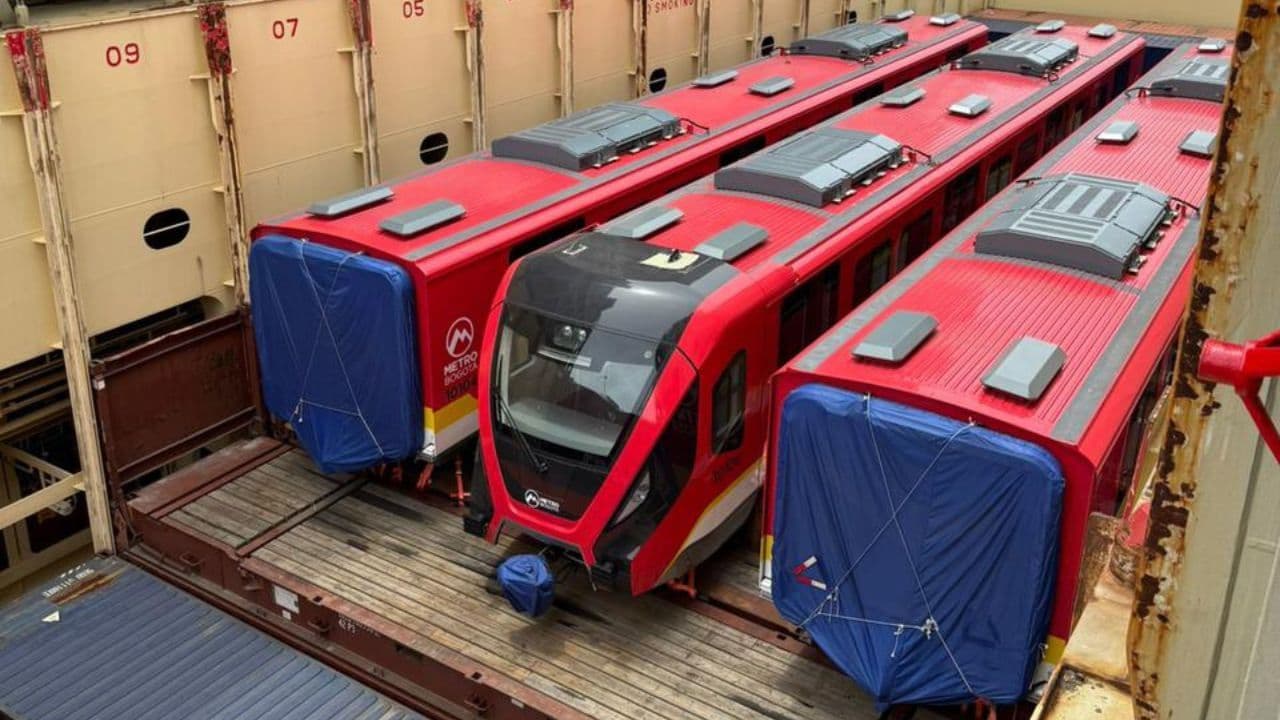photologuephotos2025-09primer_tren_del_metro_en_bogotajpg photologuephotos2025-09primer_tren_del_metro_en_bogotajpg