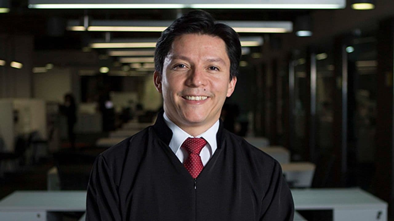 Magistrado de la JEP Óscar Parra Vera.
