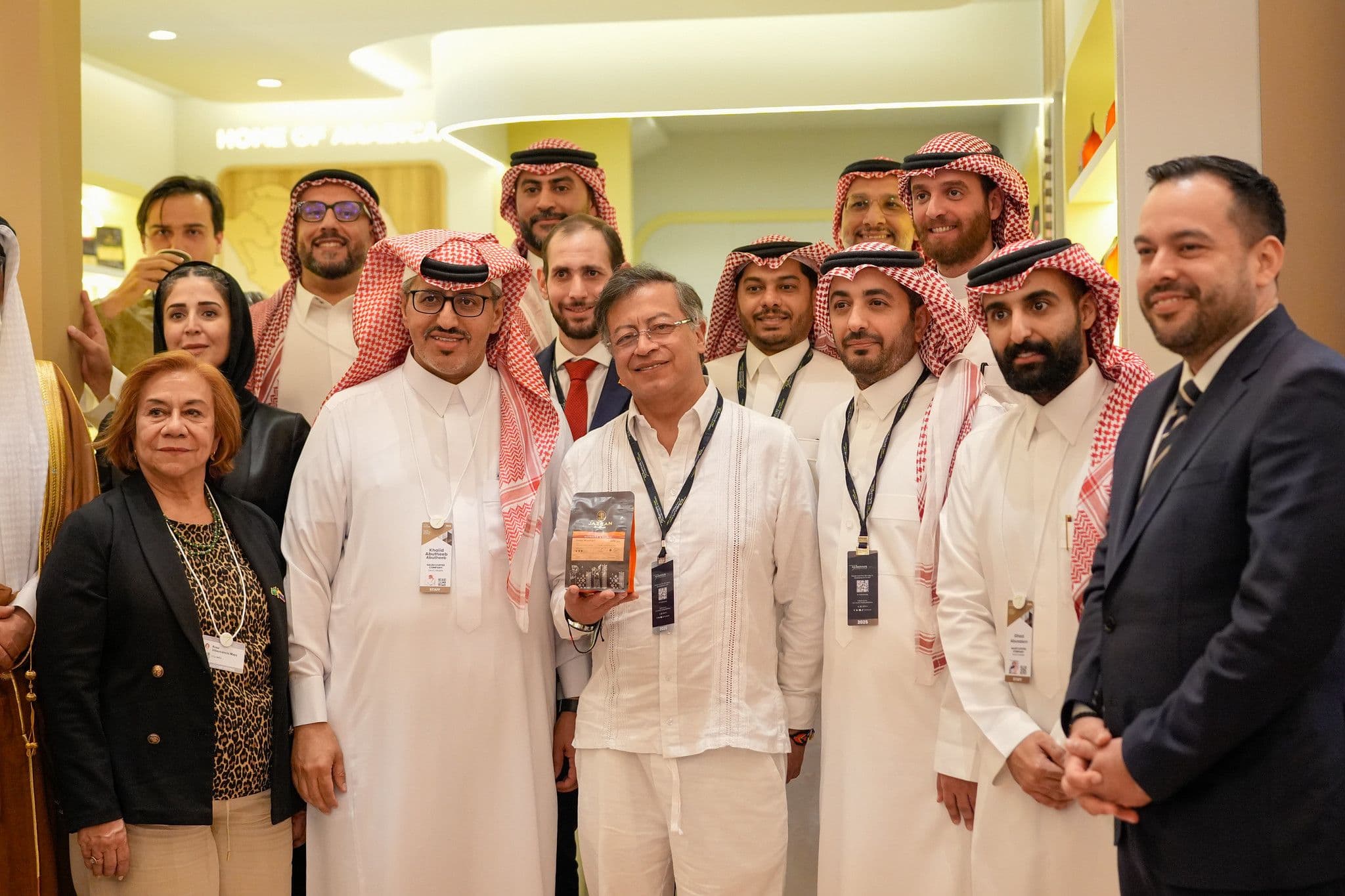 Gustavo Petro en Arabia Saudita con Café Gustavo Petro en Arabia Saudita con Café