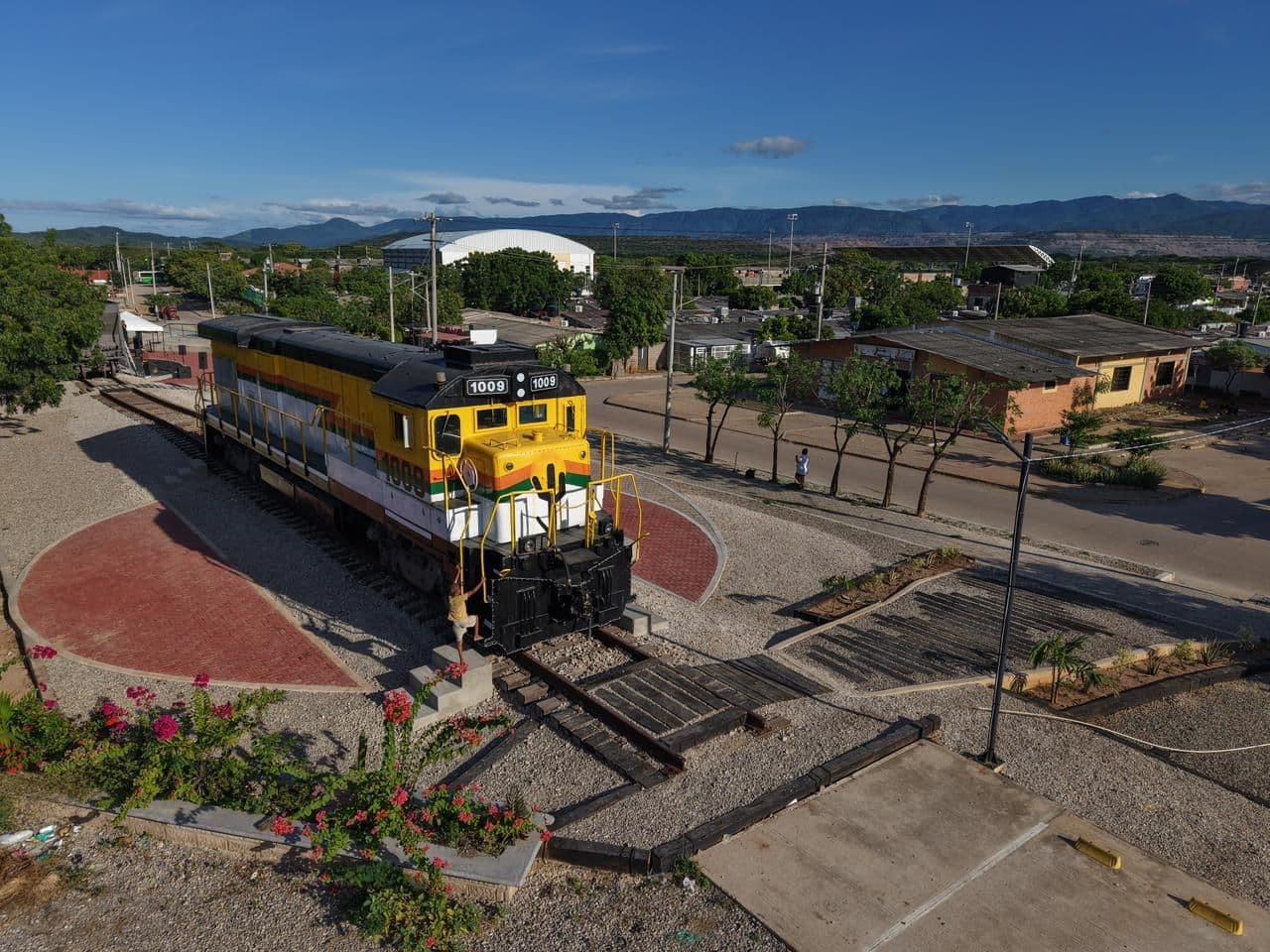 El parque no solo transforma el espacio urbano, sino que recoge la historia y la identidad de un territorio marcado por la minería.