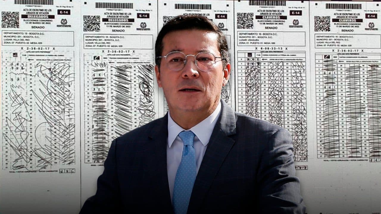 Hernán Penagos, registrador nacional del Estado Civil. formularios E14