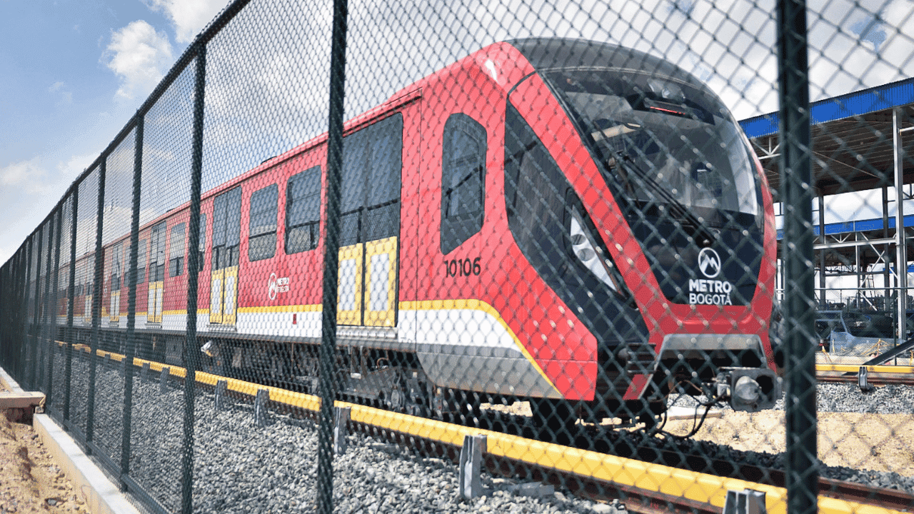 Metro de Bogotá en el patio taller vagón