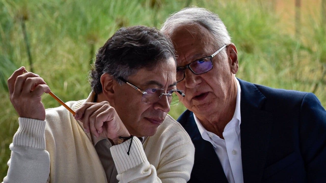 Gustavo Petro y Guillermo Alfonso Jaramillo. Créditos: Colprensa