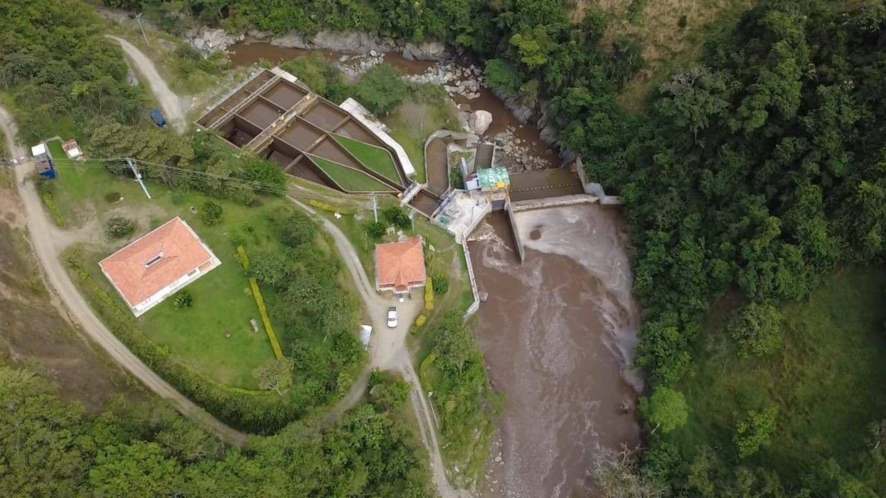 Pequeña central hidroeléctrica Aures