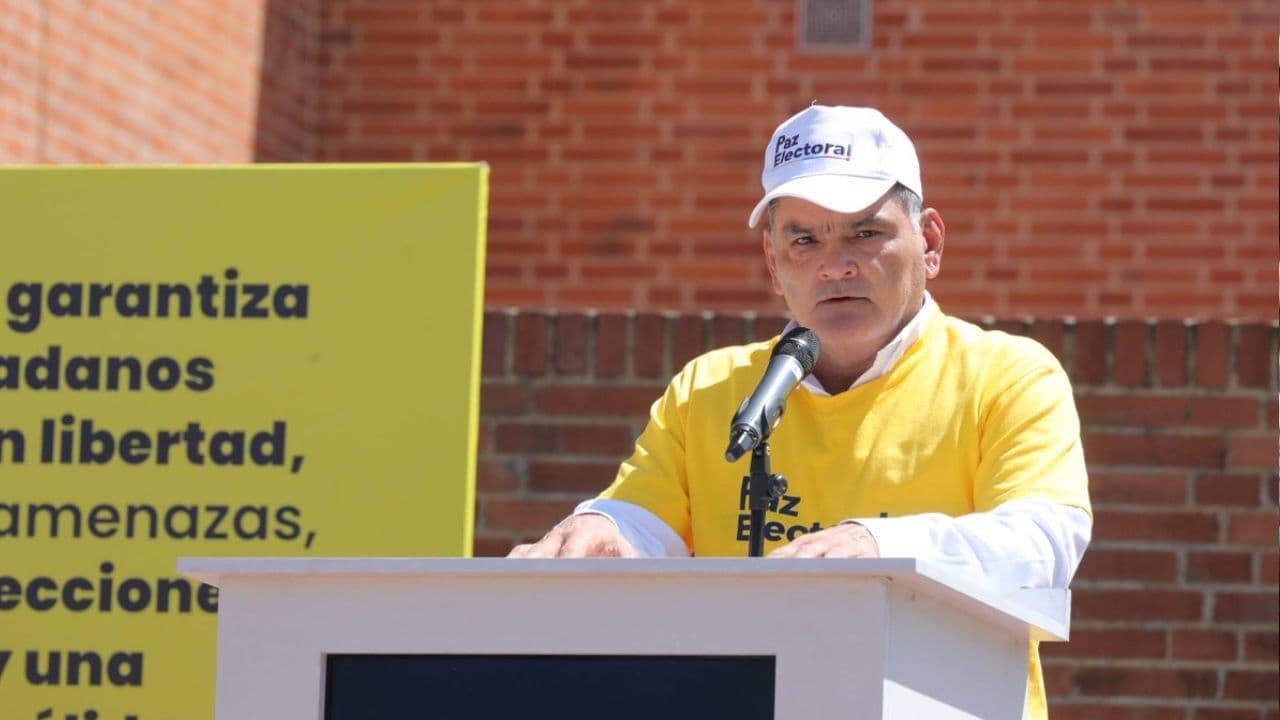 Gregorio Eljach Pacheco durante lanzamiento de paz electoral
