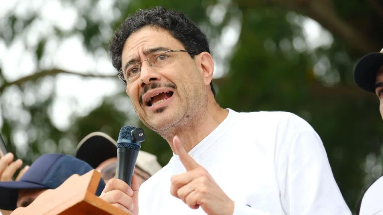 Iván Cepeda, encuesta de Invamer 2