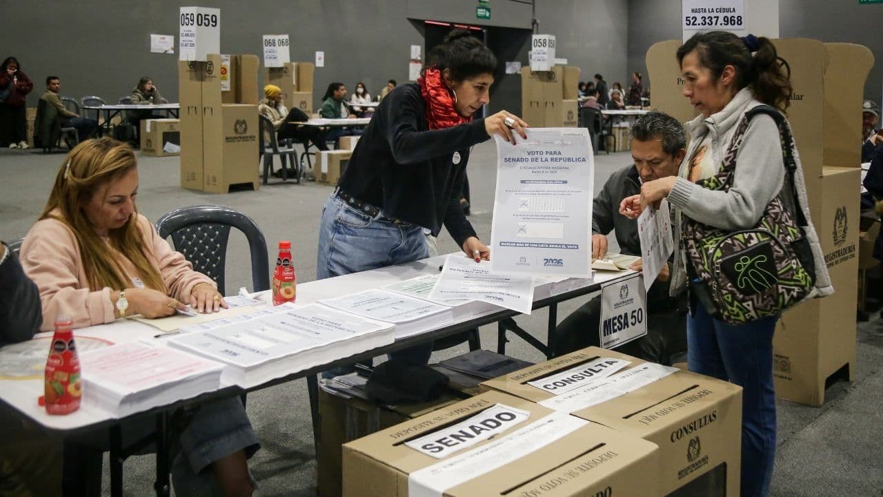 Urnas de elecciones en el 8 de marzo 3