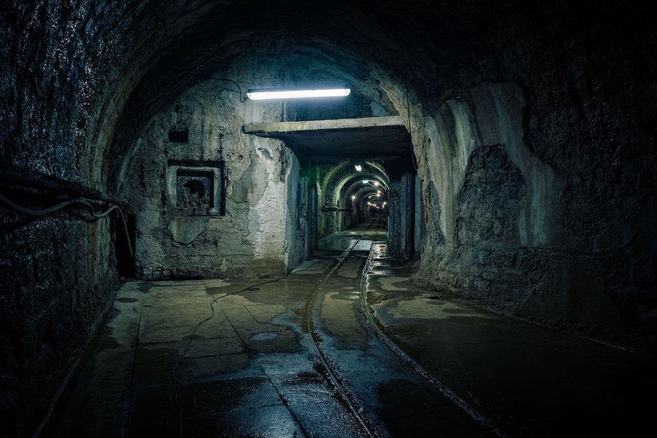 photologuephotos2023-06tunnel-gd76ec11b6_1280jpg