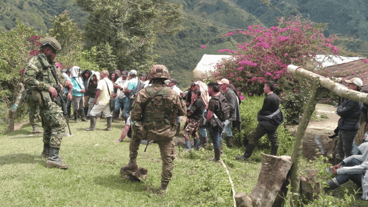 Foto de referencia de detencion militares Foto de referencia de detencion militares