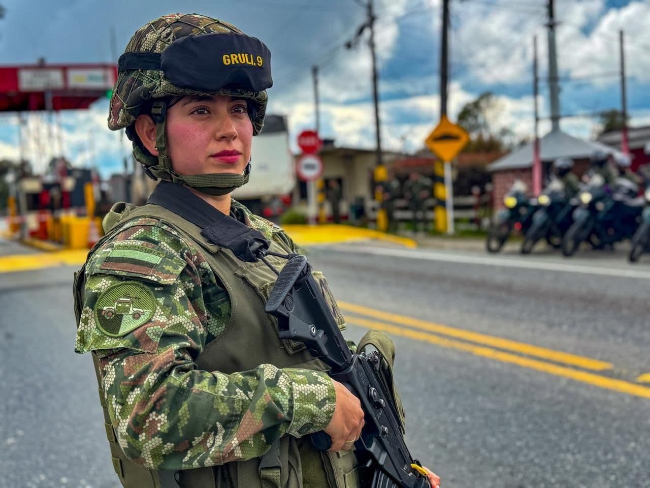 mujeres militares mujeres militares