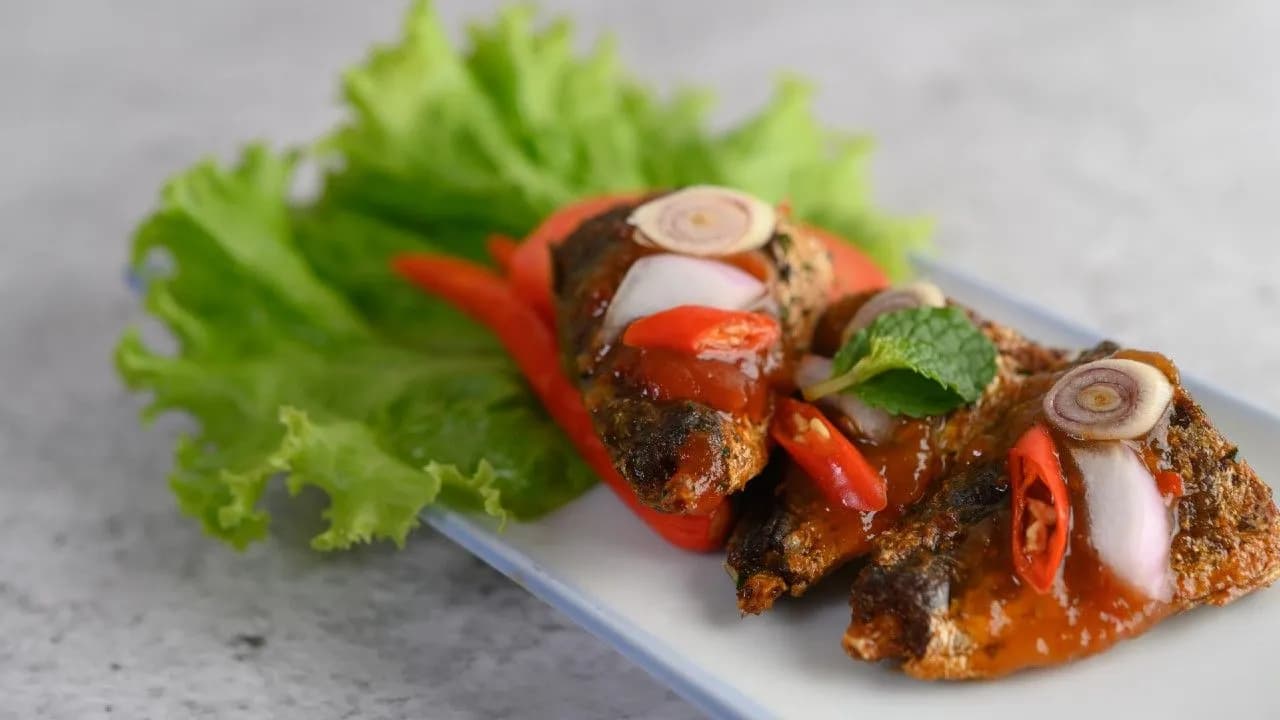 photologuephotos2024-04appetizers-with-spicy-sardine-mixed-with-herbjpg photologuephotos2024-04appetizers-with-spicy-sardine-mixed-with-herbjpg