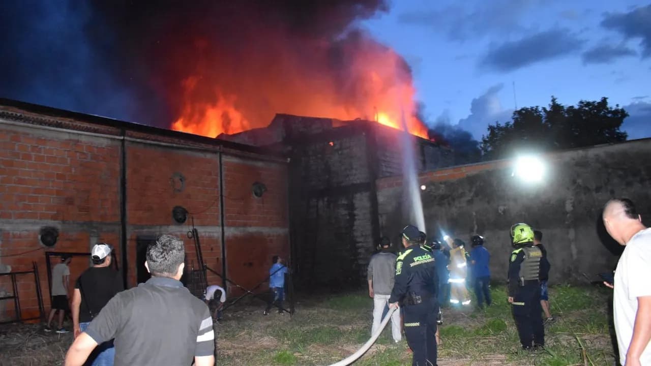 photologuephotos2024-05incendio_guaviarejpg photologuephotos2024-05incendio_guaviarejpg