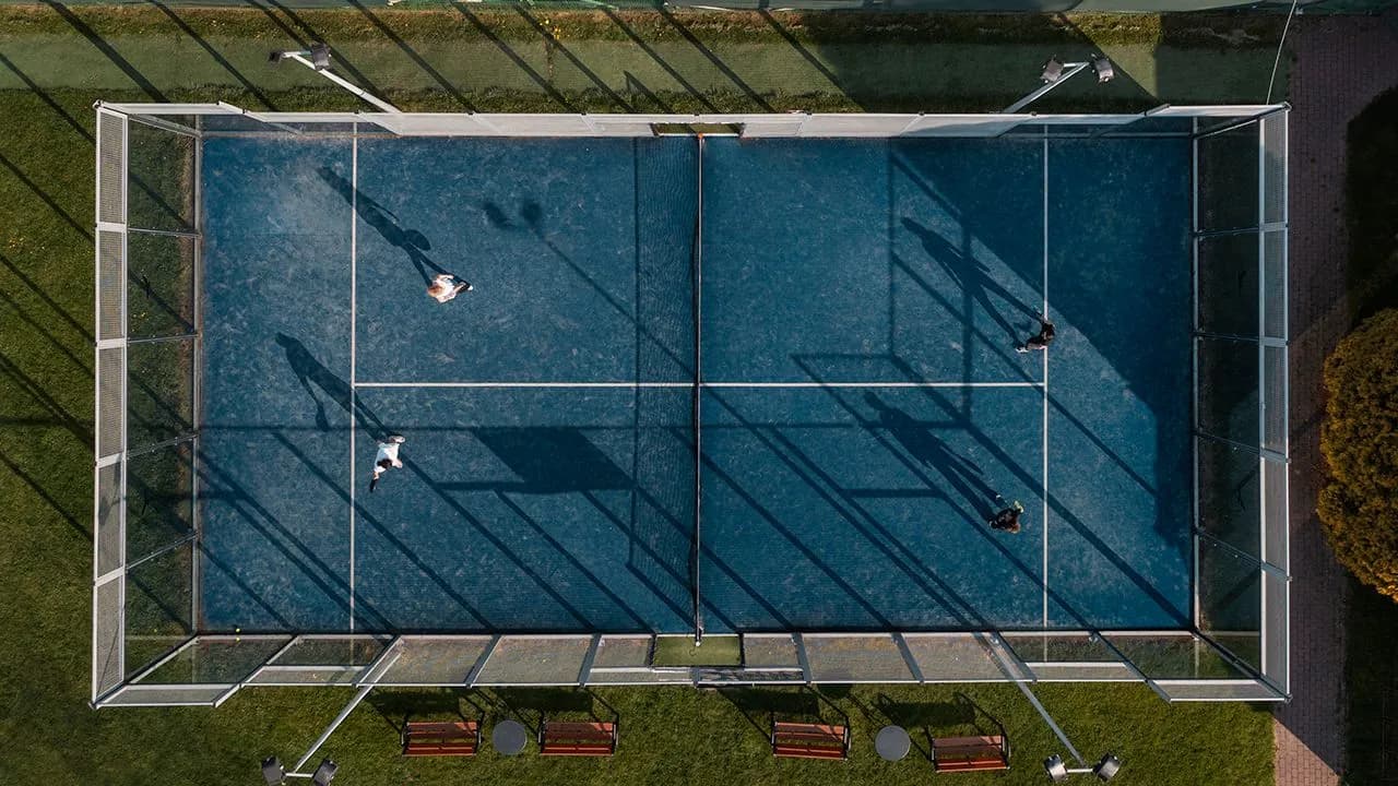 photologuephotos2024-03top-view-people-playing-paddle-tennisjpg photologuephotos2024-03top-view-people-playing-paddle-tennisjpg