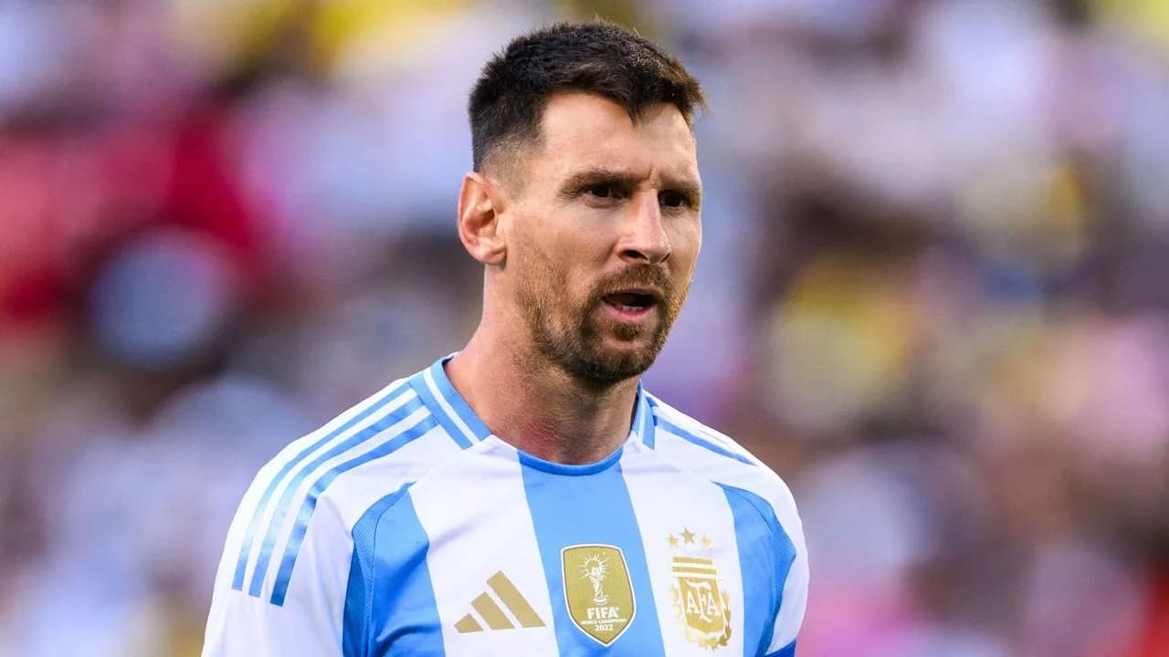 messi_con_la_boca_abierta_en_un_partido_disputado_con_la_seleccion_de_argentina.jpg messi_con_la_boca_abierta_en_un_partido_disputado_con_la_seleccion_de_argentina.jpg