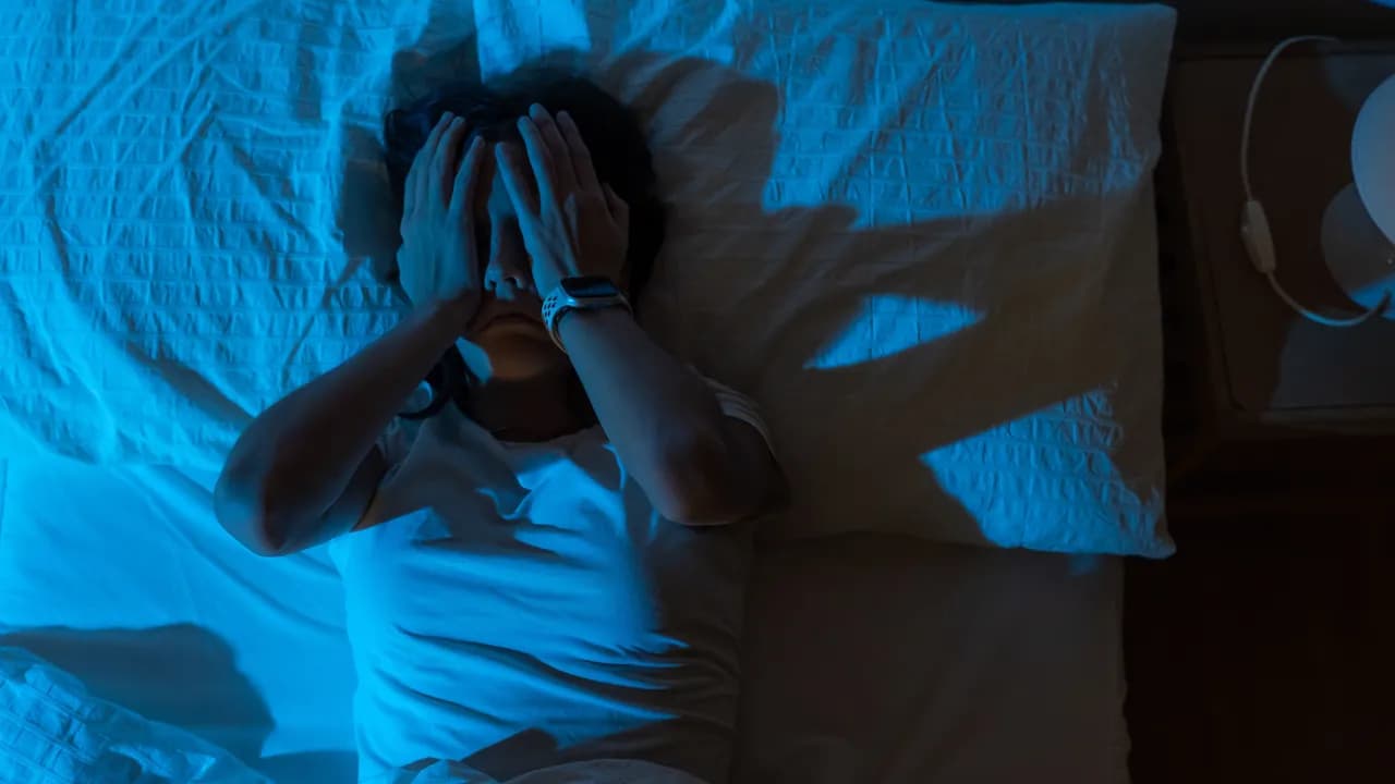 photologuephotos2024-04beautiful-girl-suffering-from-insomnia-lying-her-bed-middle-night_2jpg photologuephotos2024-04beautiful-girl-suffering-from-insomnia-lying-her-bed-middle-night_2jpg