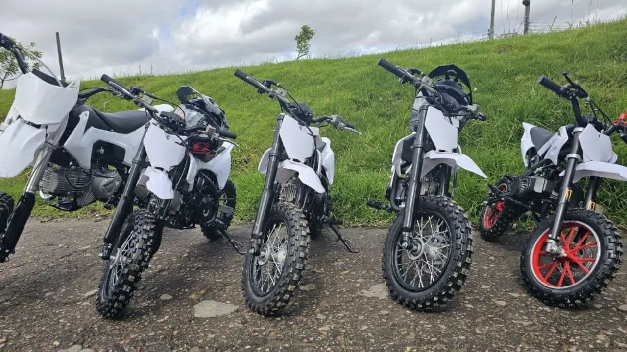 photologuephotos2024-06policia-recupero-6-motos-y-2-bicicletas-que-habian-sido-robadas-en-usaquen-4_1jpg photologuephotos2024-06policia-recupero-6-motos-y-2-bicicletas-que-habian-sido-robadas-en-usaquen-4_1jpg