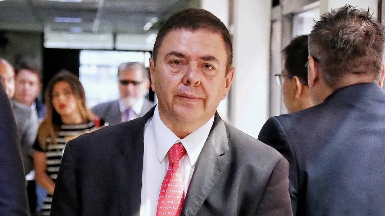 photologuephotos2024-06investigacion_contra_luis_ignacio_lyons_por_el_cartel_de_la_toga_podria_prescribirjpg photologuephotos2024-06investigacion_contra_luis_ignacio_lyons_por_el_cartel_de_la_toga_podria_prescribirjpg