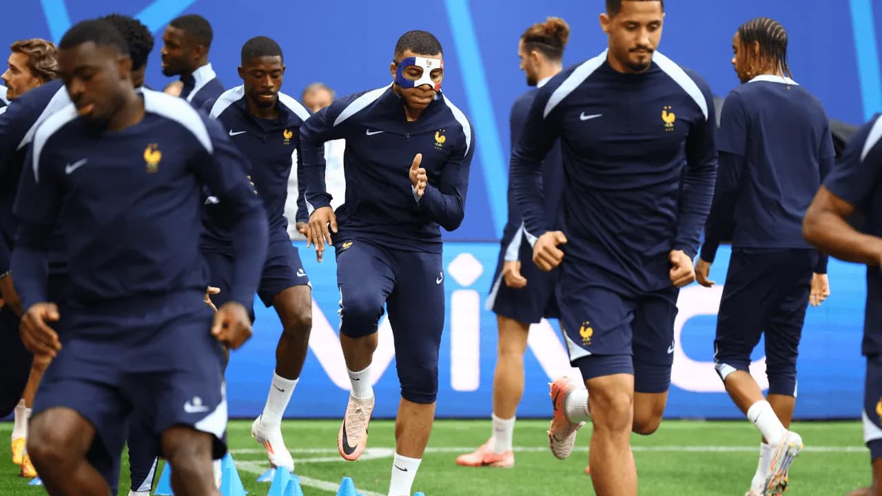 photologuephotos2024-06mbappe-mascara-jugar-eurocopapng photologuephotos2024-06mbappe-mascara-jugar-eurocopapng