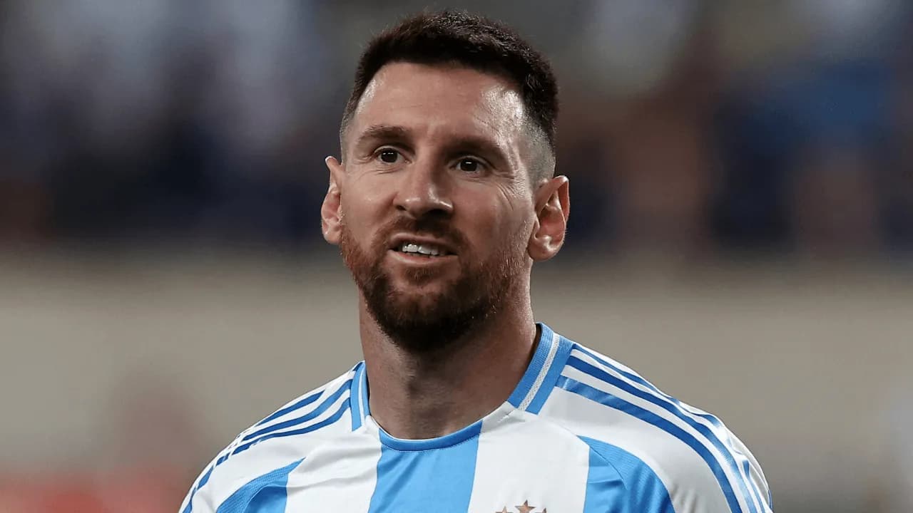 photologuephotos2024-07lionel_messi_con_la_camiseta_titular_de_argentina_en_la_copa_america_2024png photologuephotos2024-07lionel_messi_con_la_camiseta_titular_de_argentina_en_la_copa_america_2024png