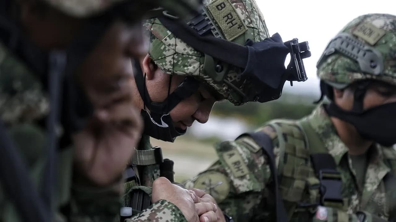 photologuephotos2024-10militares_leguizamojpg photologuephotos2024-10militares_leguizamojpg