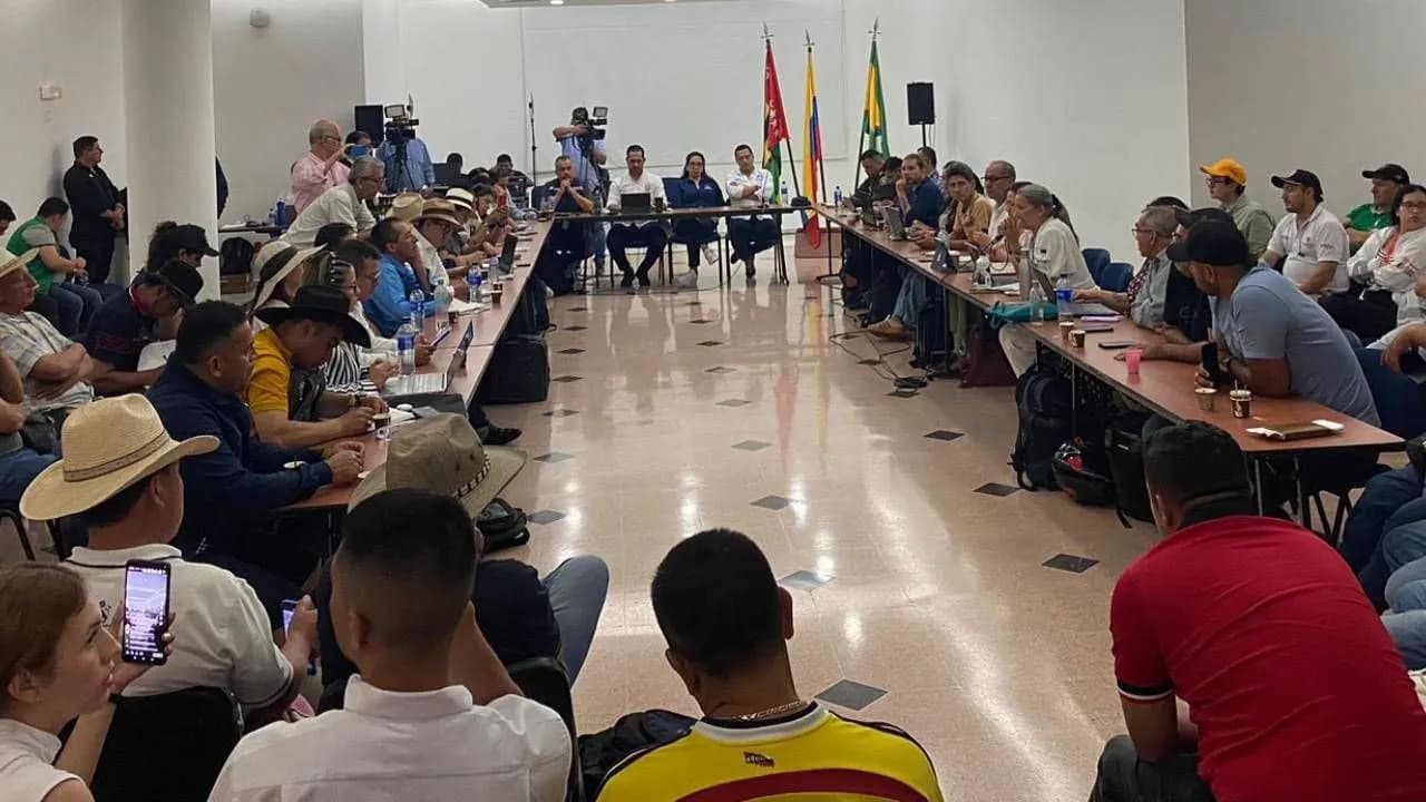 photologuephotos2024-10gobierno_toma_receso_en_la_mesa_de_dialogos_con_los_minerosjpg photologuephotos2024-10gobierno_toma_receso_en_la_mesa_de_dialogos_con_los_minerosjpg
