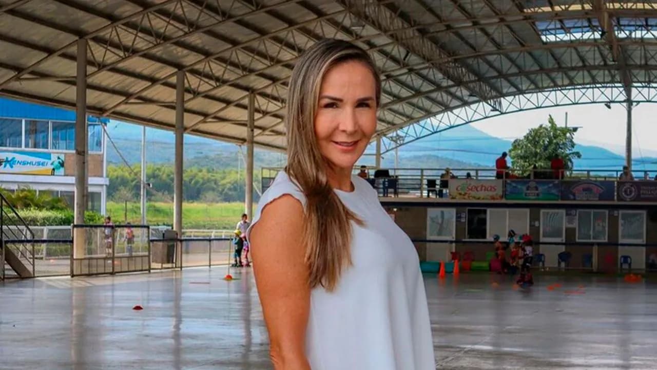 photologuephotos2025-01luz_mery_tristan_es_reconocida_por_haber_obtenido_el_primer_titulo_mundial_de_patinaje_para_colombia_en_la_prueba_de_los_cinco_mil_metros_en_1990_0jpeg photologuephotos2025-01luz_mery_tristan_es_reconocida_por_haber_obtenido_el_primer_titulo_mundial_de_patinaje_para_colombia_en_la_prueba_de_los_cinco_mil_metros_en_1990_0jpeg
