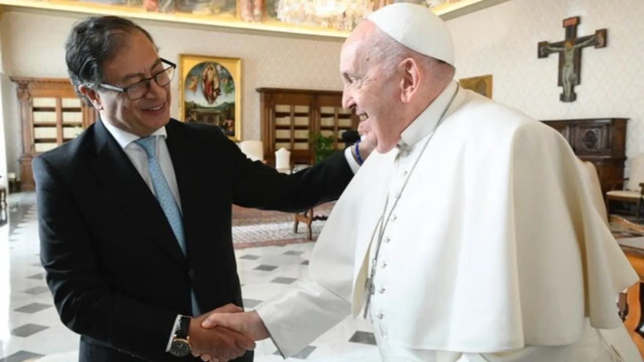 photologuephotos2025-04_gracias_por_mirar_a_los_ojos_a_los_mas_vulnerables_reacciones_tras_la_muerte_del_papa_franciscojpg photologuephotos2025-04_gracias_por_mirar_a_los_ojos_a_los_mas_vulnerables_reacciones_tras_la_muerte_del_papa_franciscojpg