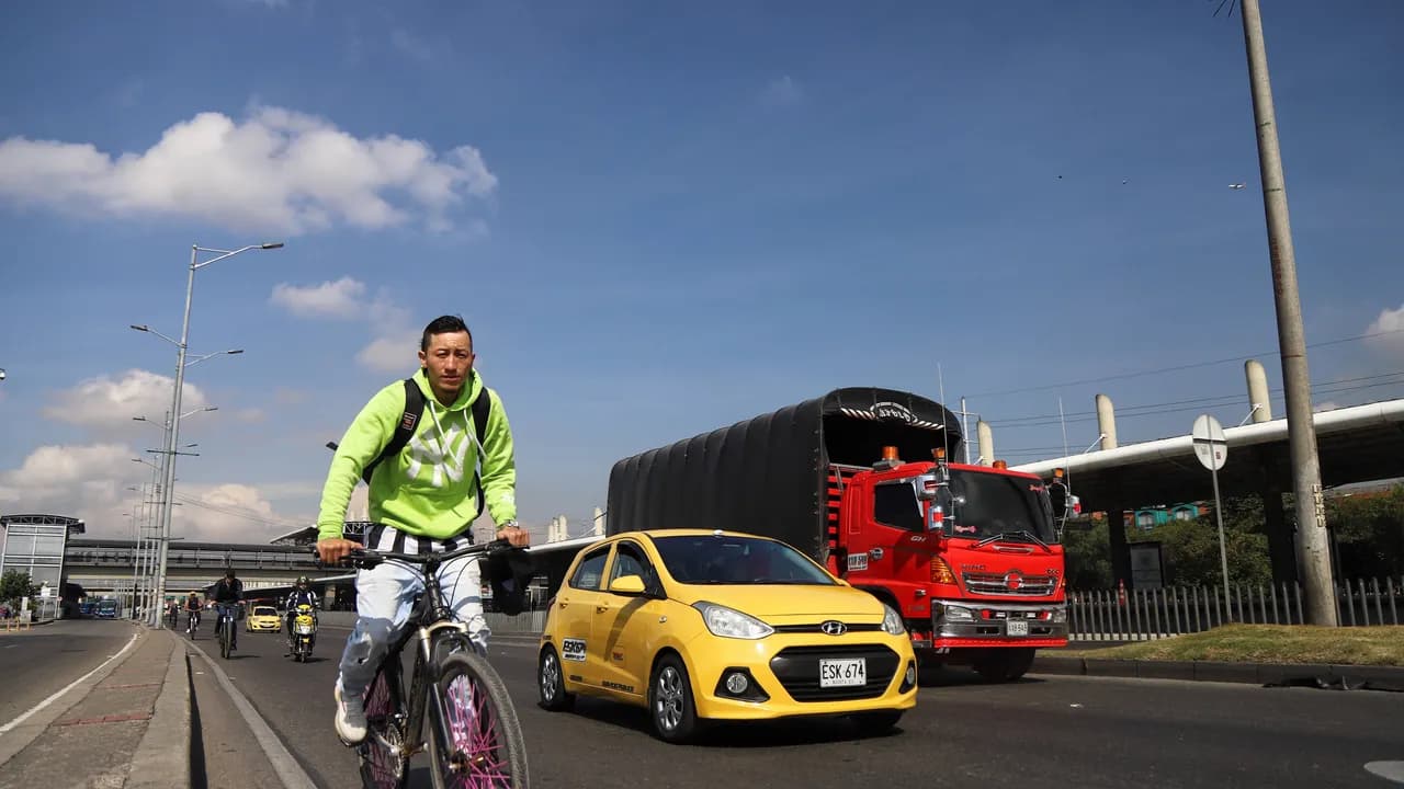 photologuephotos2025-02segun_la_secretaria_de_movilidad_alrededor_del_70_de_la_ciudadania_se_mueve_diariamente_en_transporte_publicojpg photologuephotos2025-02segun_la_secretaria_de_movilidad_alrededor_del_70_de_la_ciudadania_se_mueve_diariamente_en_transporte_publicojpg