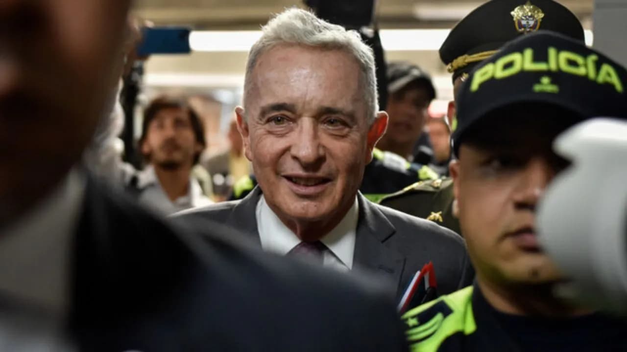 photologuephotos2025-03juicio_contra_el_expresidente_alvaro_uribe_velez_hoy_17_de_marzojpg photologuephotos2025-03juicio_contra_el_expresidente_alvaro_uribe_velez_hoy_17_de_marzojpg