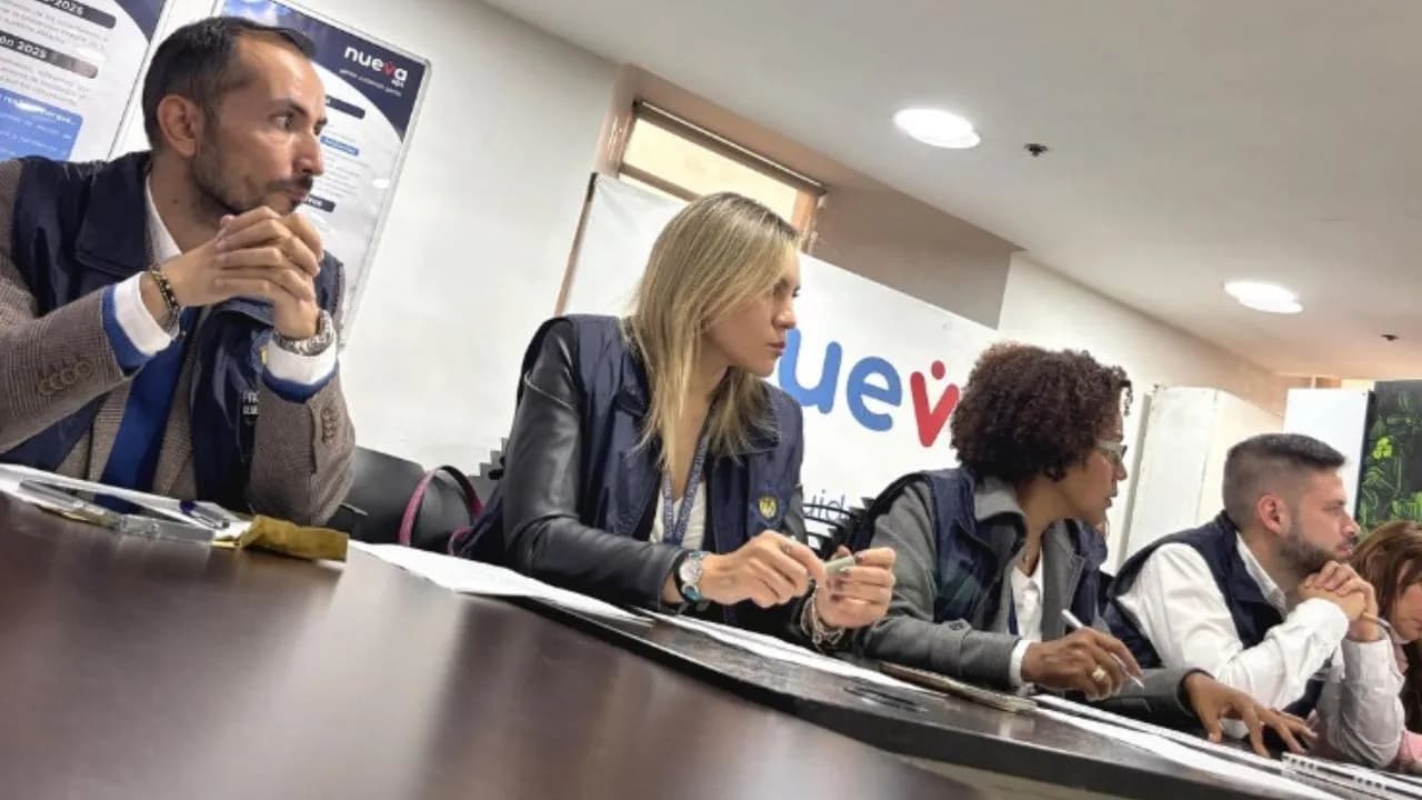 photologuephotos2025-07procuraduria_inspecciono_la_nueva_eps_para_determinar_nivel_de_crisis_financierajpg photologuephotos2025-07procuraduria_inspecciono_la_nueva_eps_para_determinar_nivel_de_crisis_financierajpg