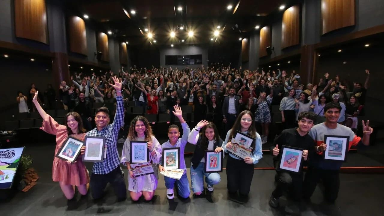 photologuephotos2025-07medellin_en_100_palabras_foto_9_1jpg photologuephotos2025-07medellin_en_100_palabras_foto_9_1jpg