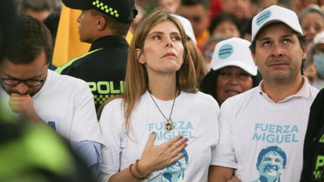 photologuephotos2025-08_esta_en_la_fase_de_despertar_hermana_de_miguel_uribe_sobre_evolucion_medica_del_senadorjpg photologuephotos2025-08_esta_en_la_fase_de_despertar_hermana_de_miguel_uribe_sobre_evolucion_medica_del_senadorjpg