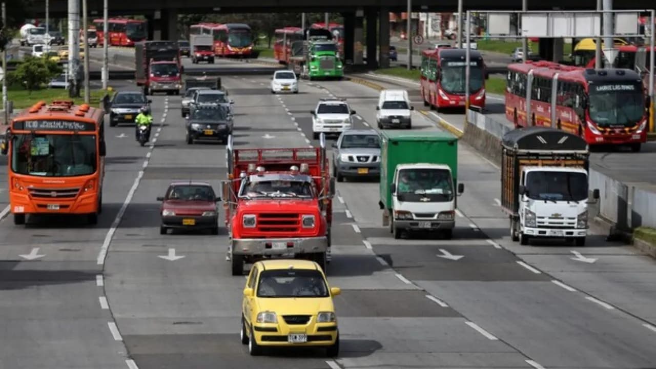 photologuephotos2025-08vehiculos_transitando_por_bogotajpg photologuephotos2025-08vehiculos_transitando_por_bogotajpg