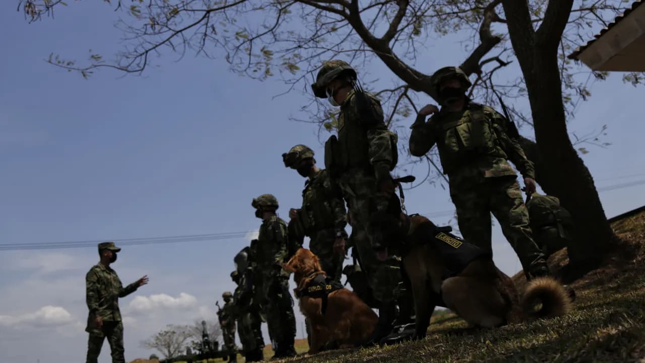 plateado militares plateado militares