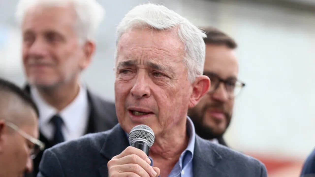 Álvaro Uribe Vélez 3 Álvaro Uribe Vélez 3