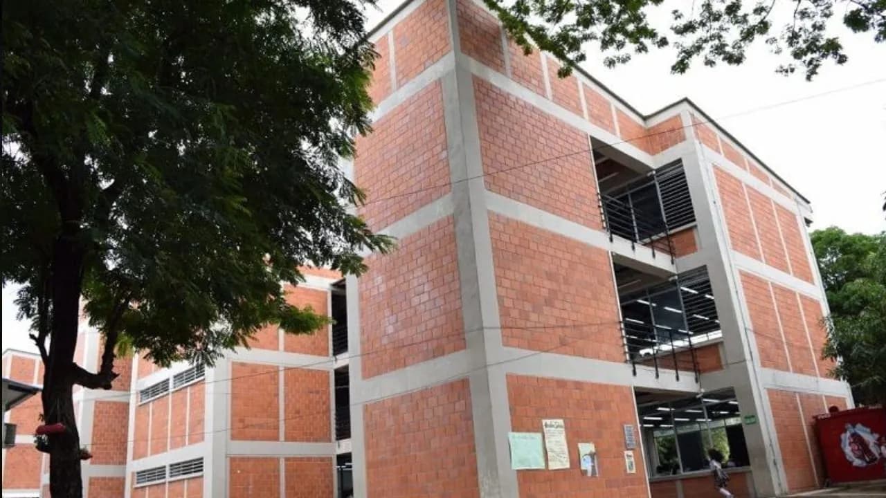 Institución Educativa Técnico Superior de Neiva Institución Educativa Técnico Superior de Neiva