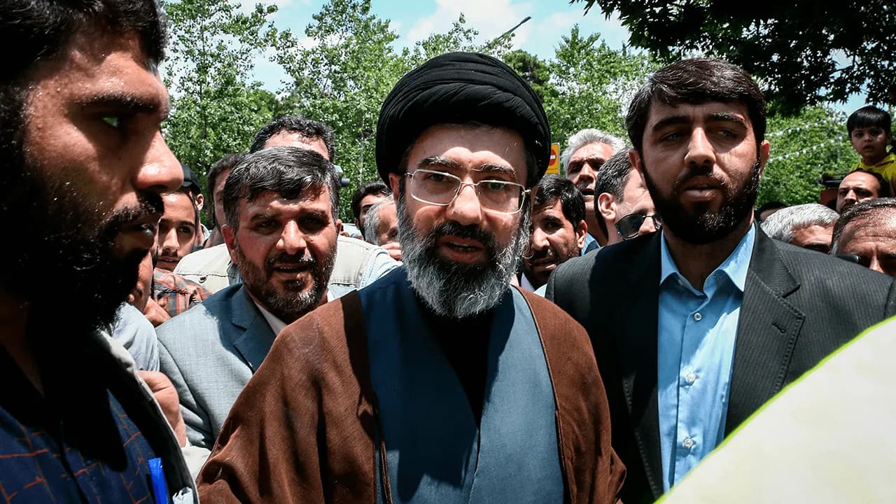 Mojtaba Jameneí, el hijo del líder supremo que podría asumir el poder en Irán Mojtaba Jameneí, el hijo del líder supremo que podría asumir el poder en Irán