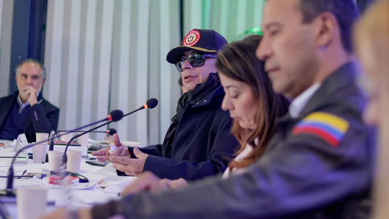 El presidente Gustavo Petro durante su intervención en el Consejo de Ministros que se realizó en la ciudad de Ipiales, Nariño, en la noche de este lunes. Foto: Joel González - Presidencia El presidente Gustavo Petro durante su intervención en el Consejo de Ministros que se realizó en la ciudad de Ipiales, Nariño, en la noche de este lunes. Foto: Joel González - Presidencia