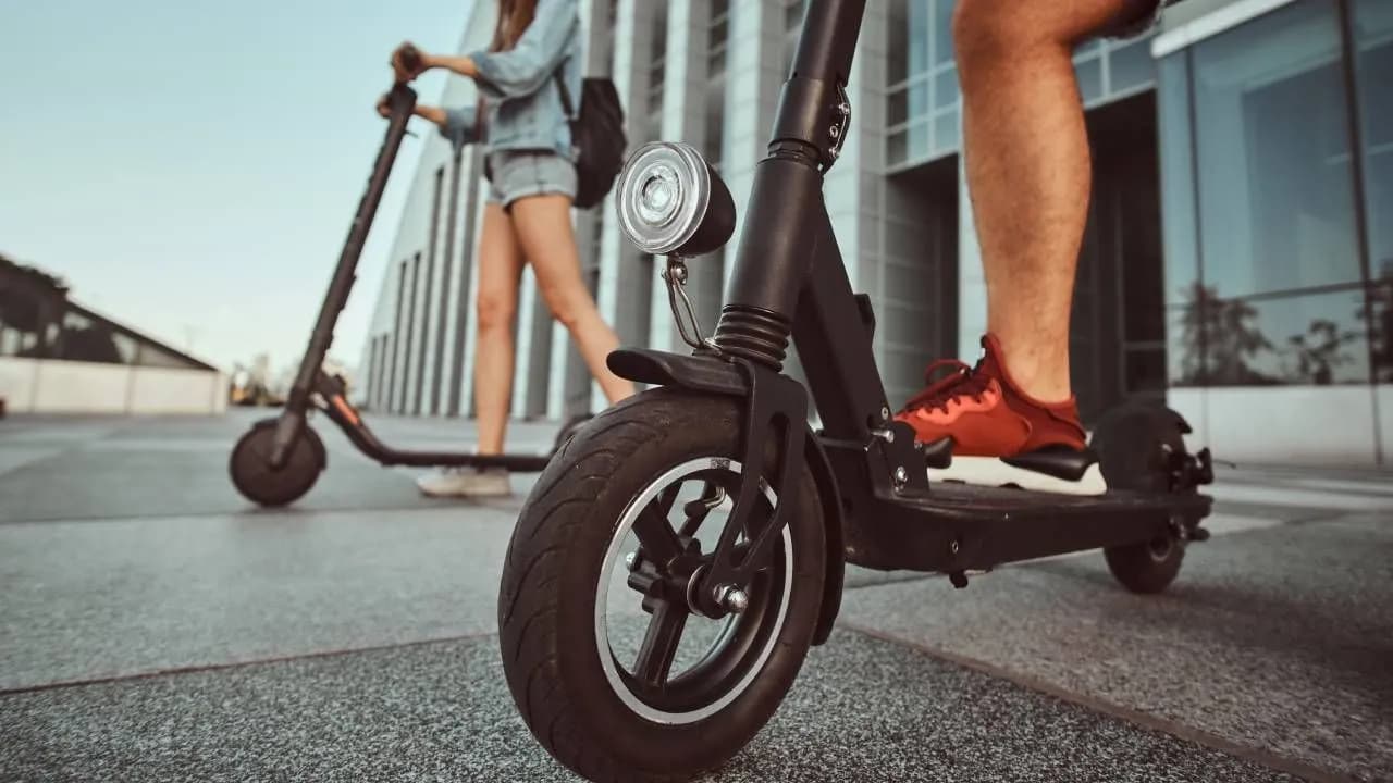Bicicletas, scooters y monocilos eléctrico son los vehículos afectados por la norma. Bicicletas, scooters y monocilos eléctrico son los vehículos afectados por la norma.